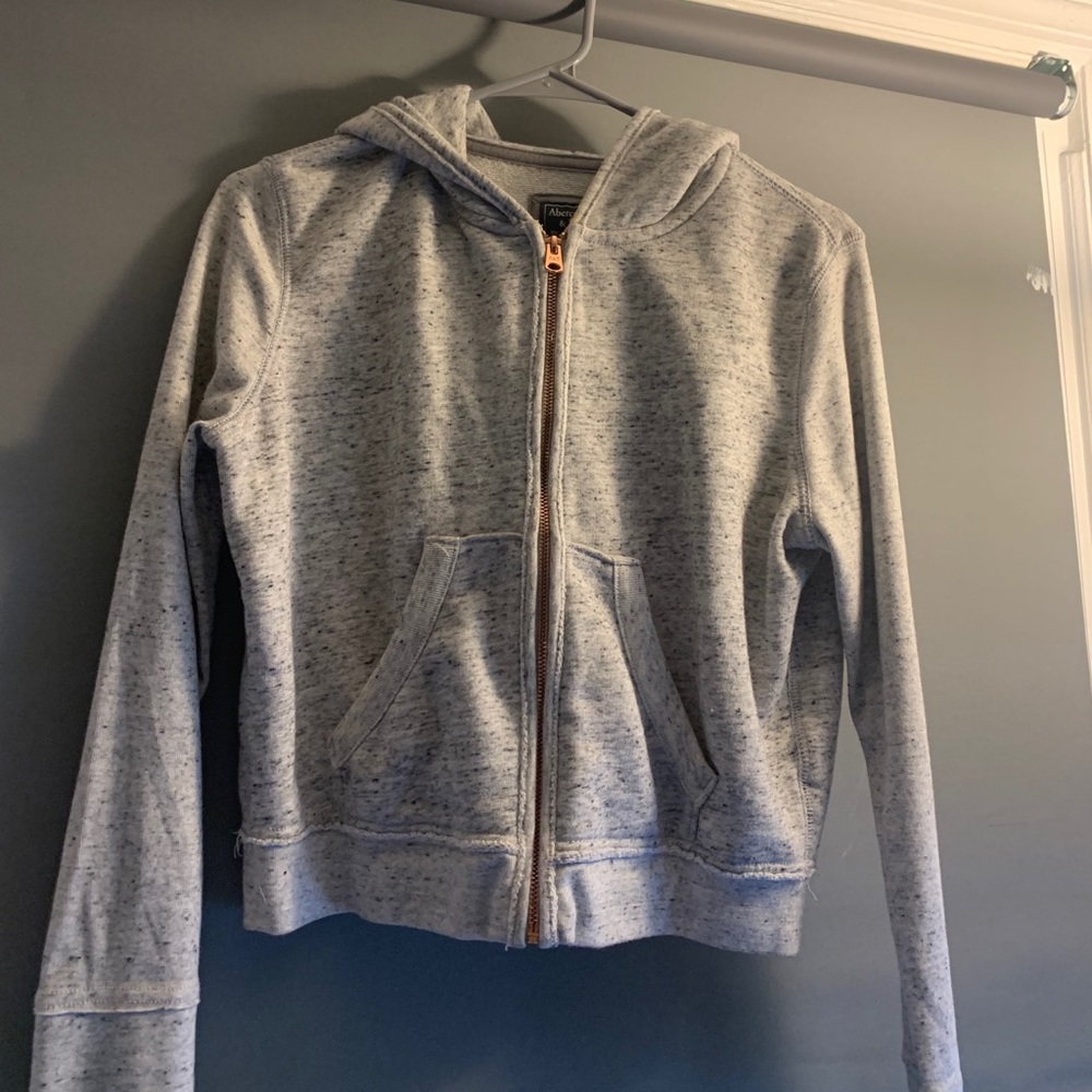 gray cropped sweatshirt